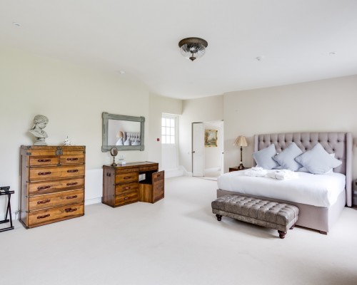 Deluxe Suite - Bedroom